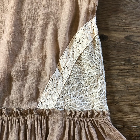 Boho tank top with button back and lace details - Picture 10 of 11